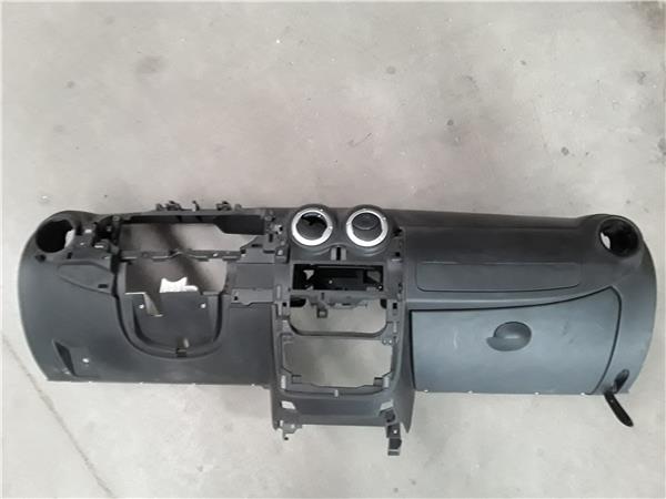 Dacia Sandero I (06.2008->)