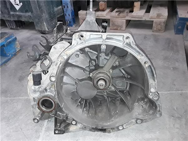 Ford FOCUS Sedán (DFW)