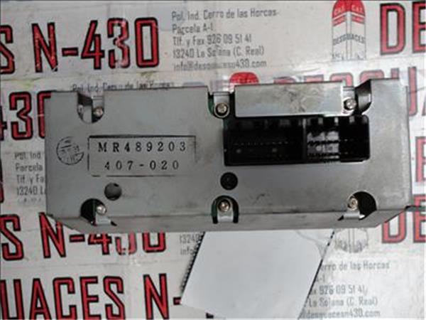 Mitsubishi Carisma Berlina 4 (DA0)(1996->)