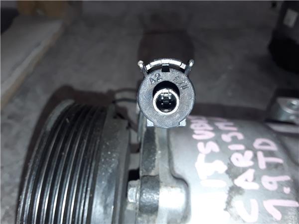 Mitsubishi Carisma Berlina 4 (DA0)(1996->)