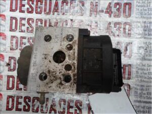 Mitsubishi Carisma Berlina 4 (DA0)(1996->)