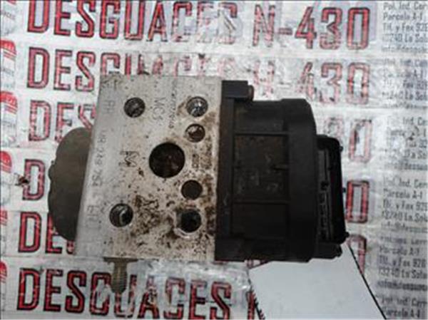 Mitsubishi Carisma Berlina 4 (DA0)(1996->)