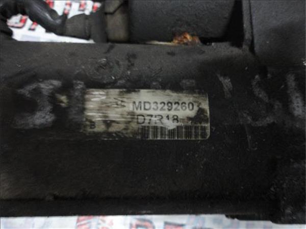 Mitsubishi Carisma Berlina 4 (DA0)(1996->)