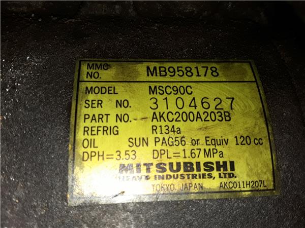 Mitsubishi Carisma Berlina 4 (DA0)(1996->)