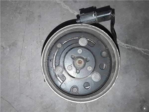 Mitsubishi Carisma Berlina 4 (DA0)(1996->)