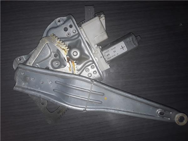 Toyota Avensis Berlina (T25)(2003->)